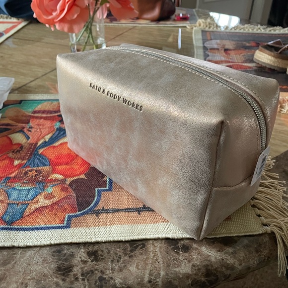 Bath and Body Works Makeup Bag NWT - Picture 2 of 10